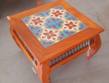 Mesa de centro com ladrilho com metal nas laterais 0,60 x 0,60 cod  44